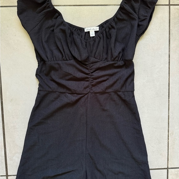 Derek Heart Black Textured Romper Size L – Short Sleeve, Ruched Waist - Picture 2 of 10